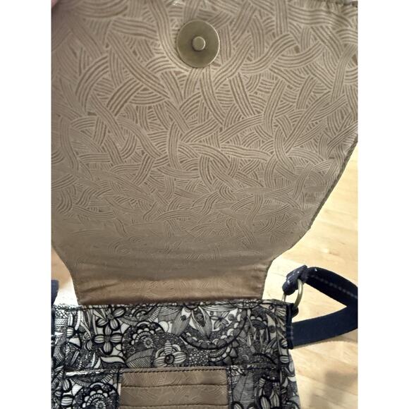Sakroots Crossbody Black Spirit Lace Canvas Coated Bag Purse EUC - Picture 4 of 7